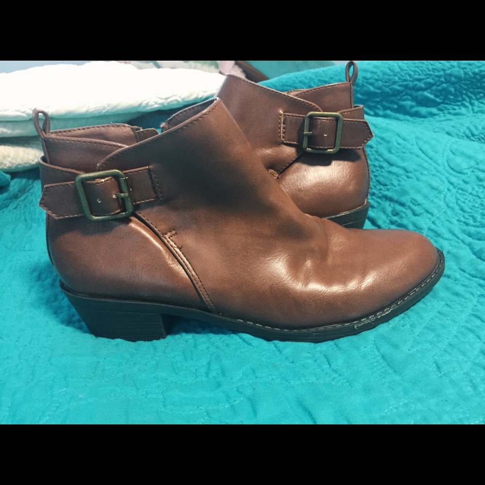 Brown Forever 21 Size 7 Booties